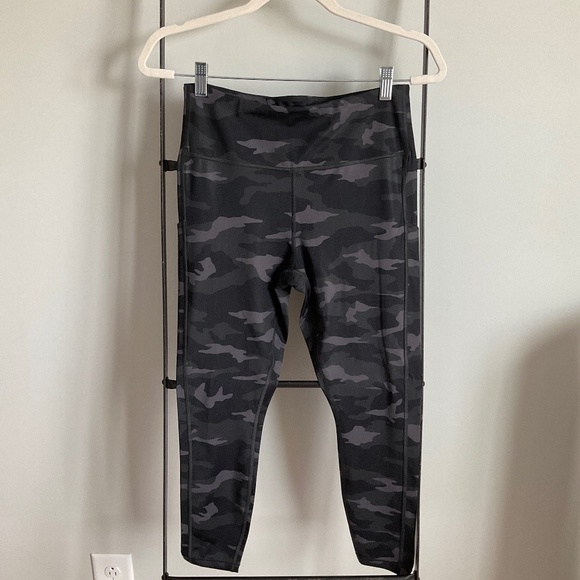 Athleta Pants - Athena leggings